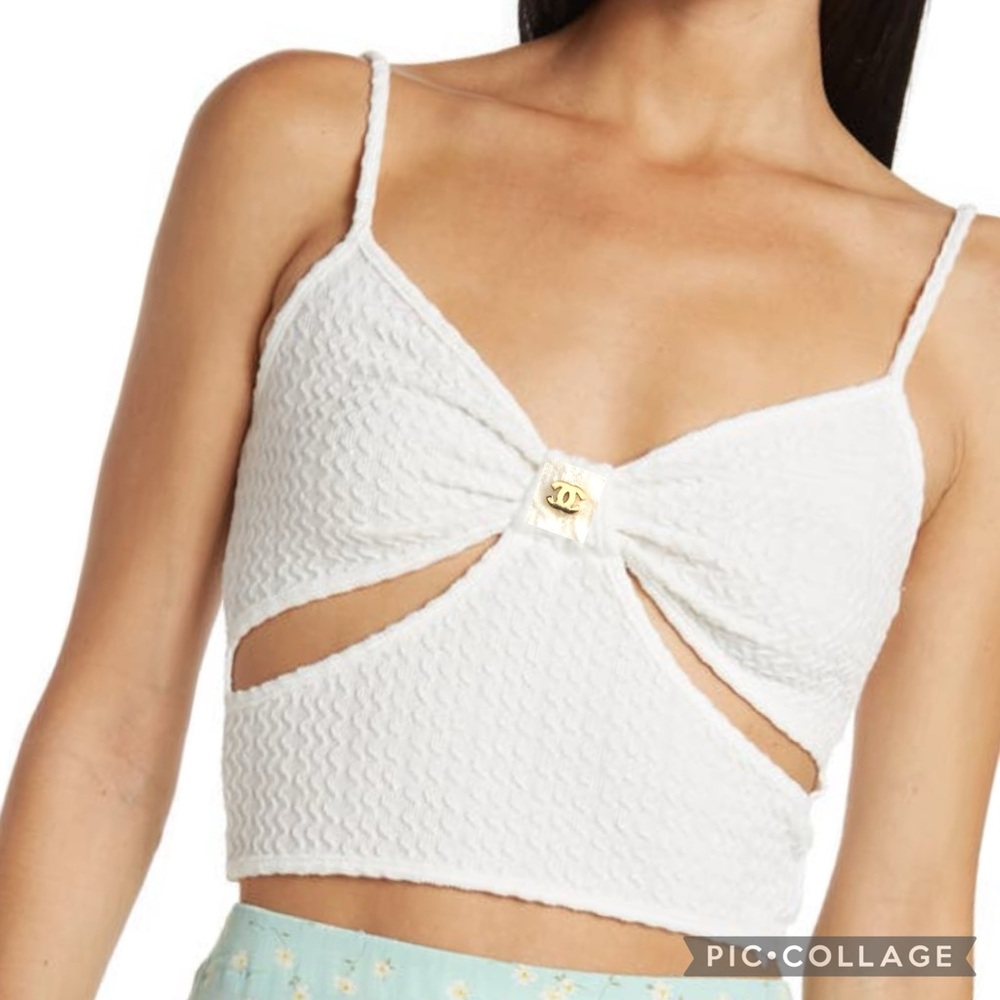Super cute cut out cropped cami top with special bead on middle